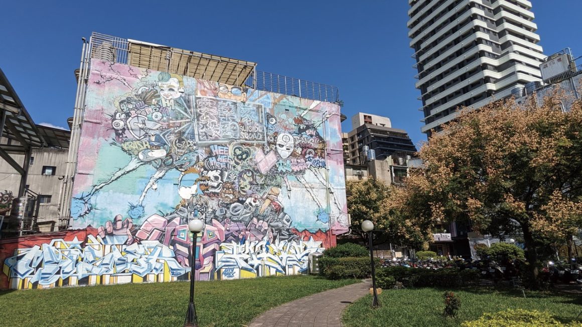 Stroll along American Street to admire the street art and the cutting-edge culture it conveys. (Photo・Wayne Huang)