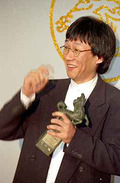 Edward Yang, winner of the 31st Golden Horse "Best Original Screenplay Award. (Photo・Taiwan Cultural Memory Bank)