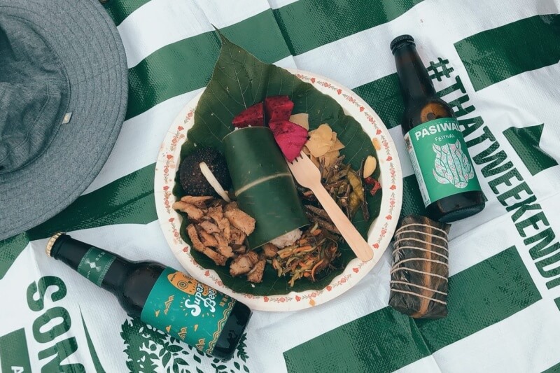 indigenous food on picnic blanket