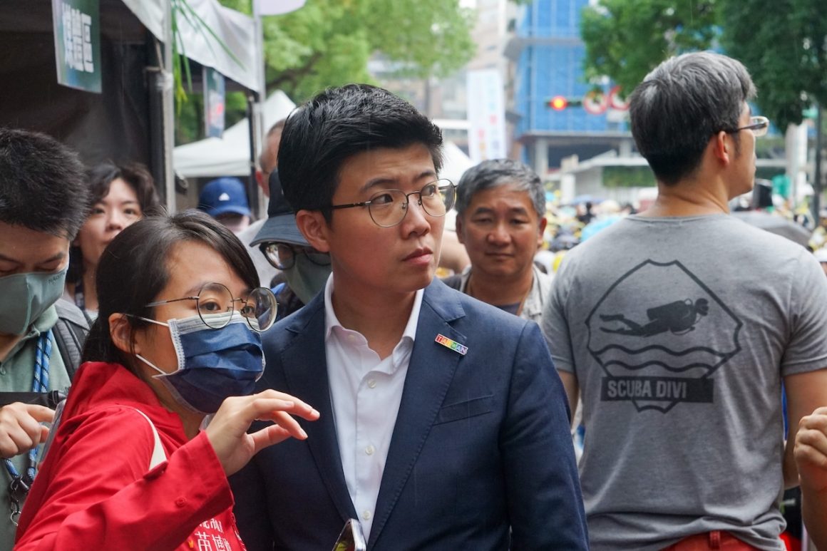 Taipei City Councilor Miao Poya (苗博雅) speaks to reporters. She was one of the numerous political figures who took part in the demonstration.
