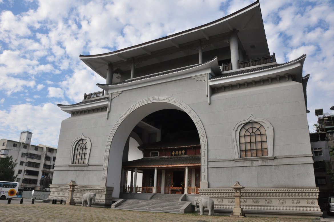 things-to-do-in-taichung-paocheh-temple